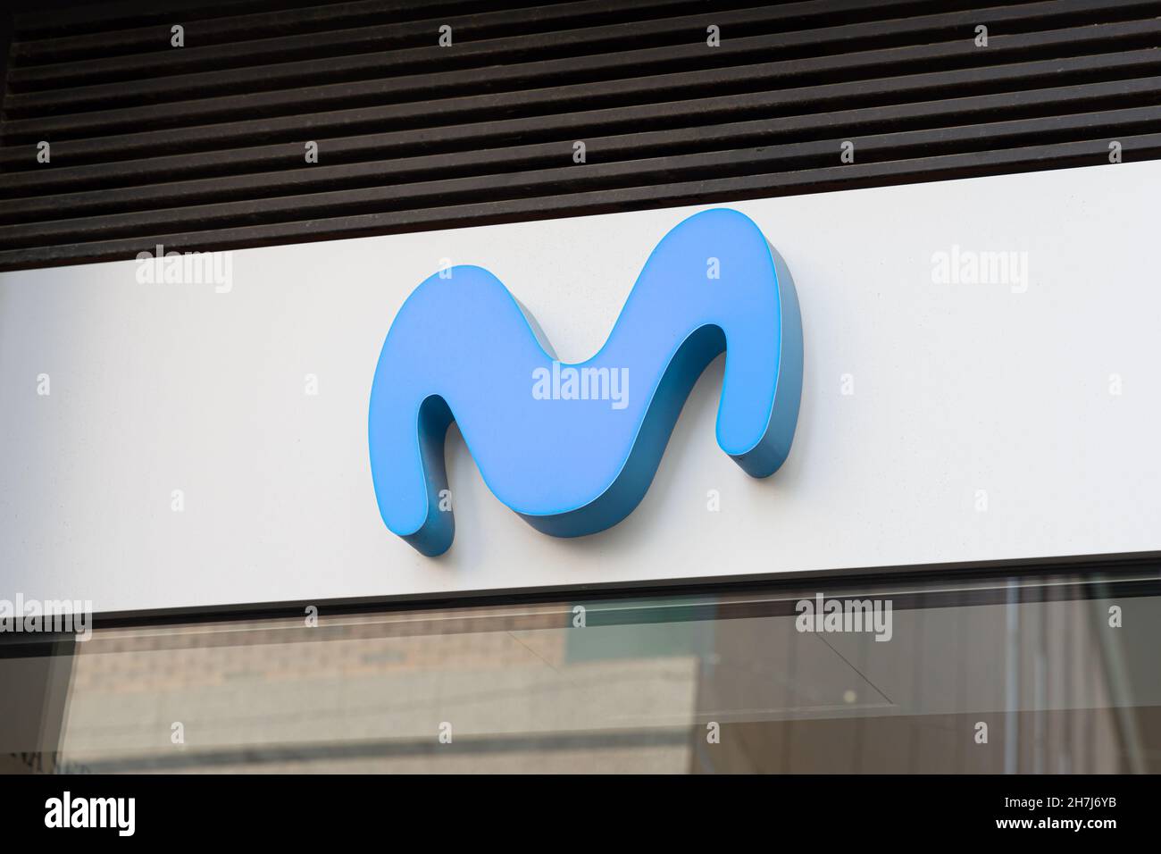 VALENCIA, SPAGNA - 19 OTTOBRE 2021: Movistar è un importante fornitore di telecomunicazioni di proprietà di Telefónica Foto Stock