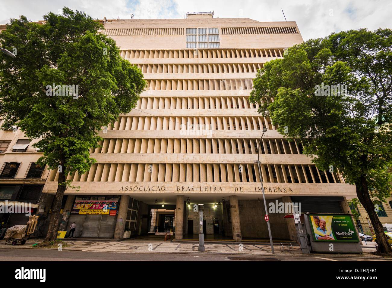 Rio de Janeiro, Brasile - 26 ottobre 2021: Facciata dell'Associazione Stampa Brasiliana edificio nel centro della città. Foto Stock