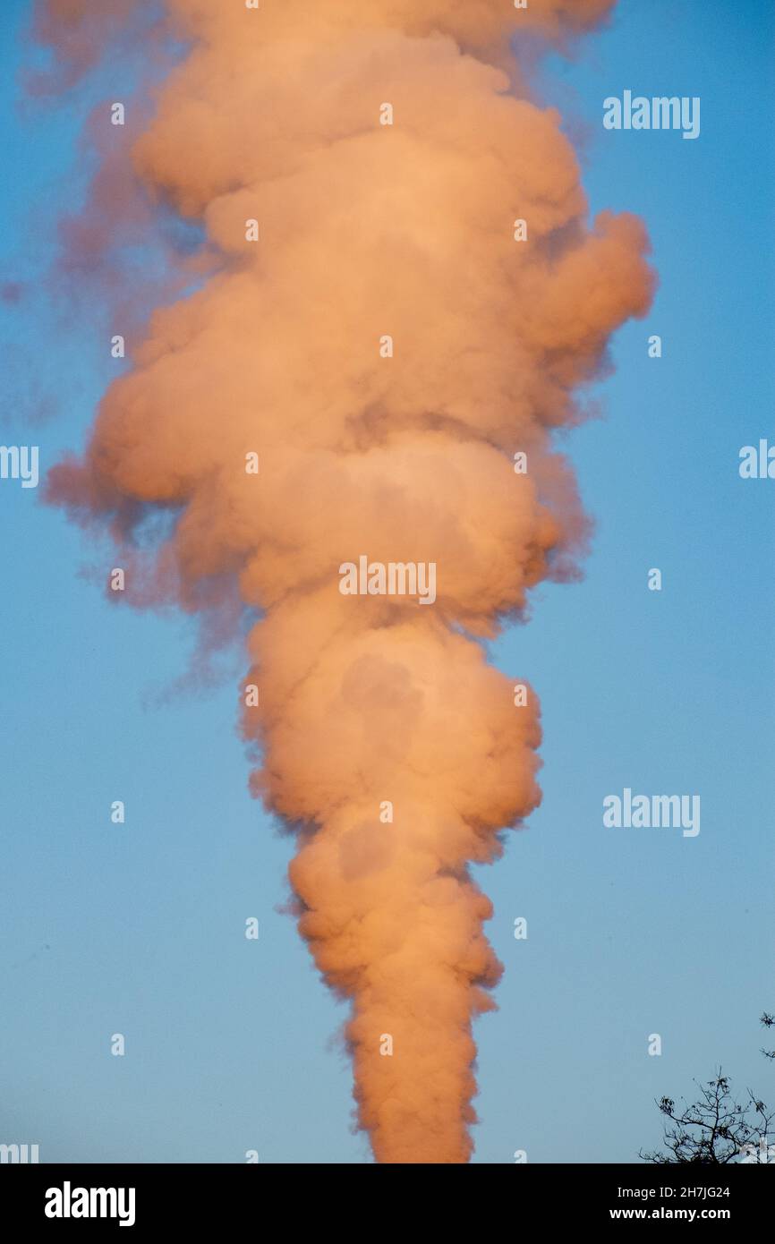 CAMBIAMENTI CLIMATICI . INQUINAMENTO ATMOSFERICO . PROTEZIONE DELL'AMBIENTE . . FABBRICA Foto Stock