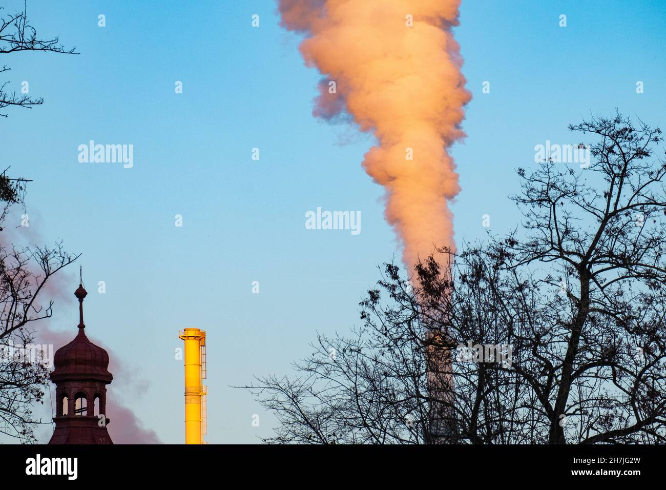 CAMBIAMENTI CLIMATICI . INQUINAMENTO ATMOSFERICO . PROTEZIONE DELL'AMBIENTE . . FABBRICA Foto Stock