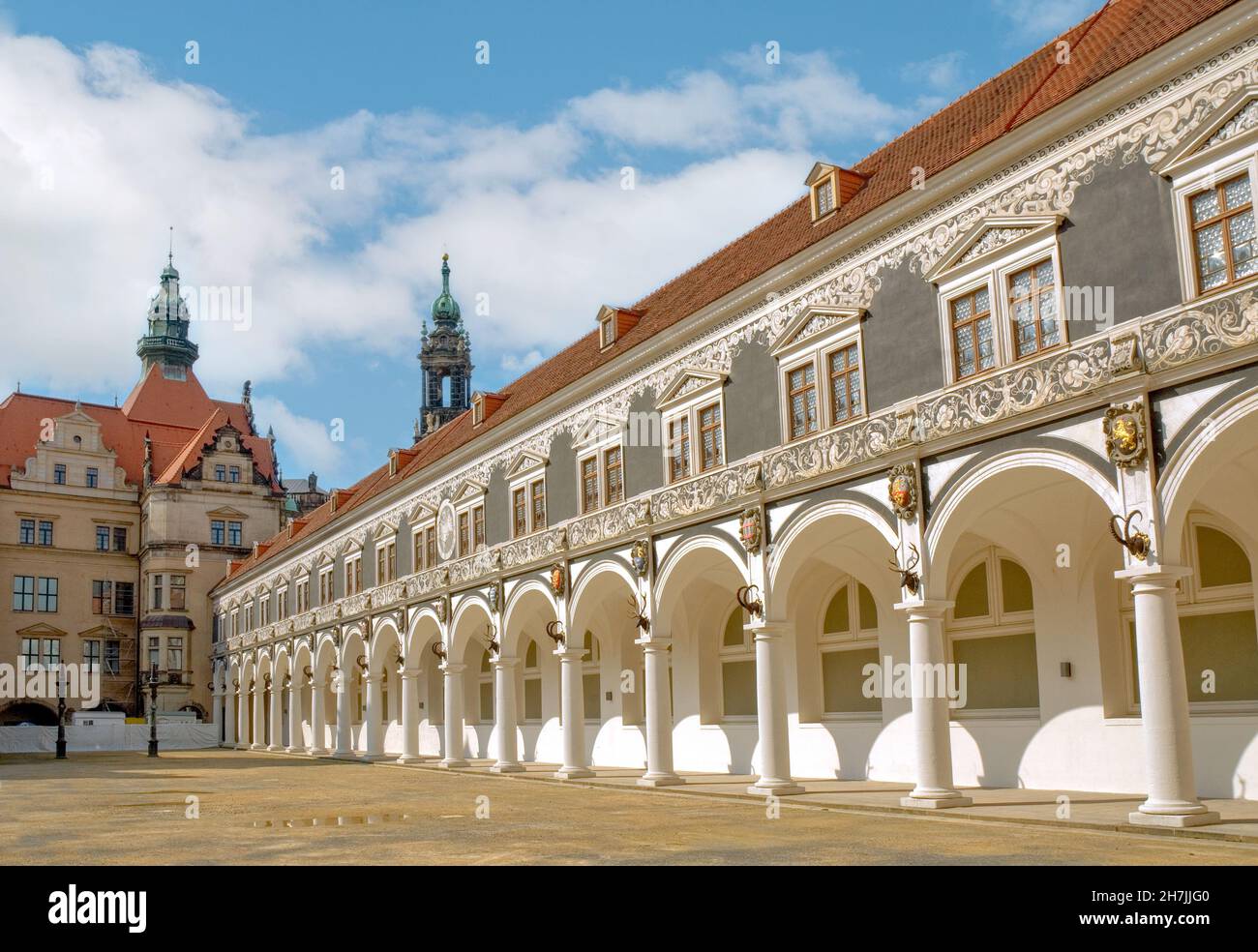 Lo Stallhof di Dresda faceva parte del complesso residenziale del palazzo e servì come sede di grandi spettacoli di cavalli nel XVII secolo. Foto Stock