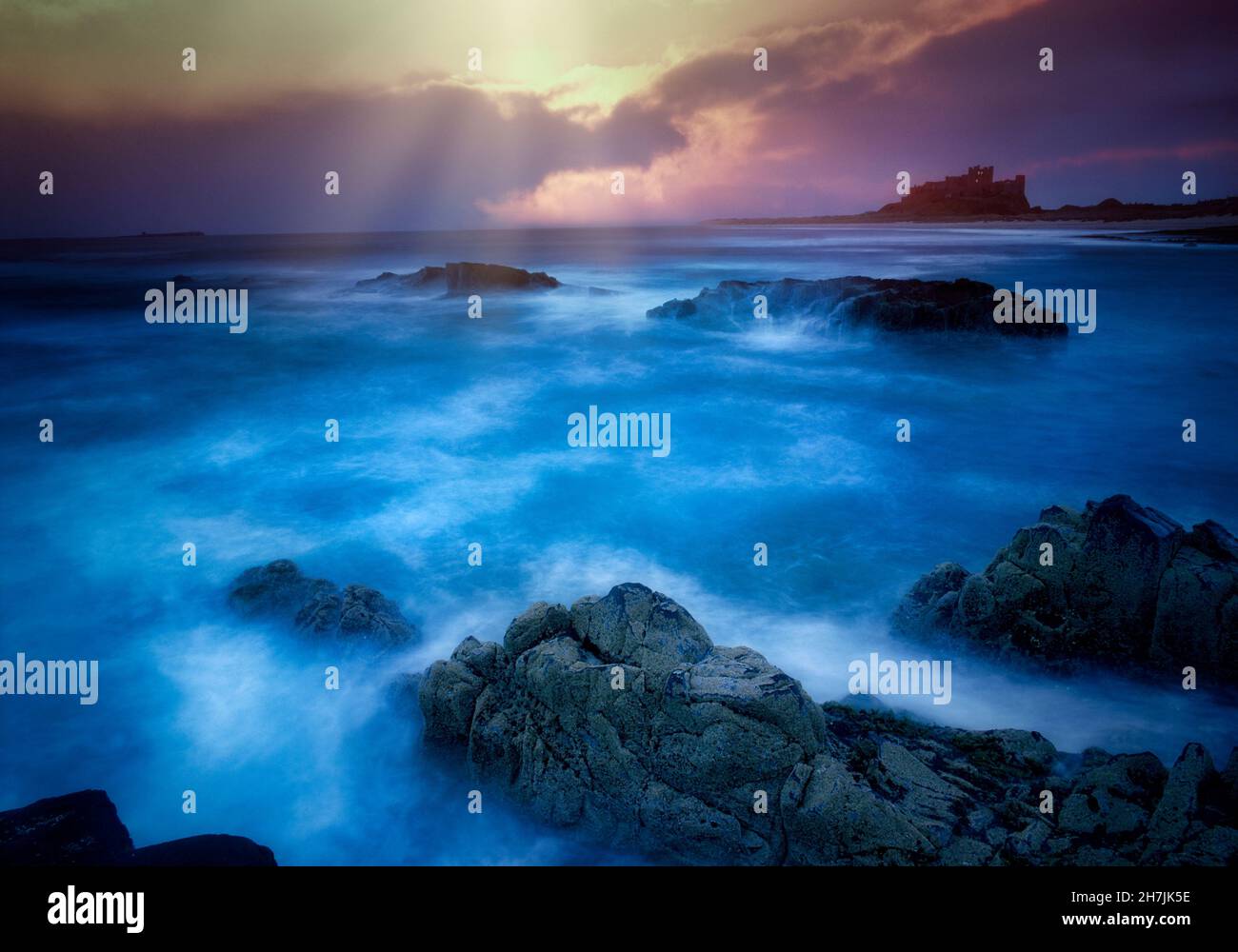 GB - NORTHUMBERLAND: Bamburgh Castle Foto Stock