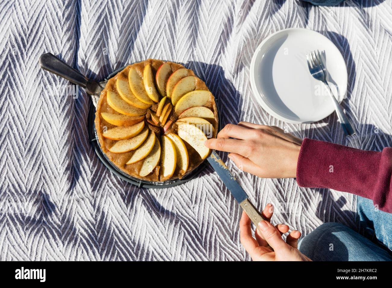 Ciotola di burro al cioccolato con frutta Foto Stock