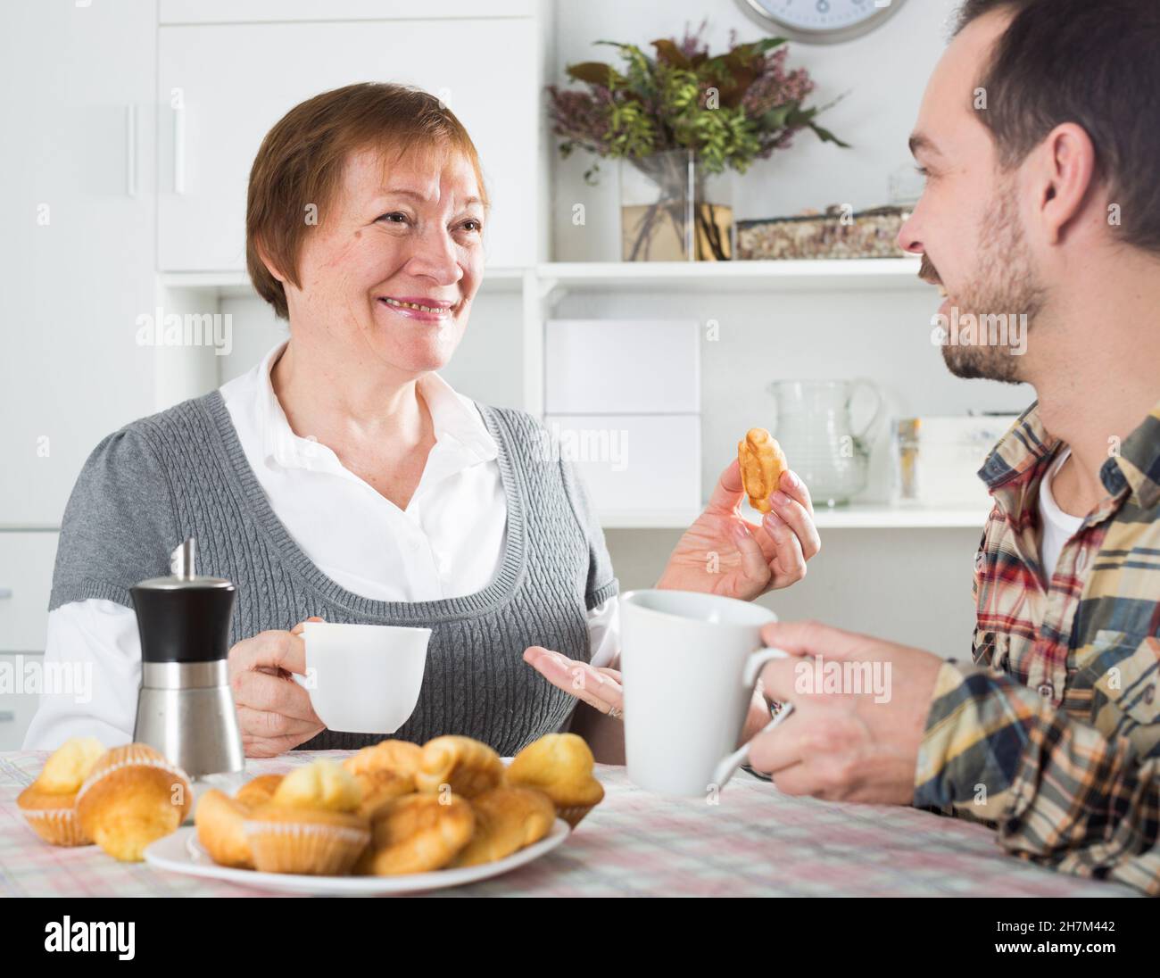 Madre e figlio di trascorrere del tempo Foto Stock