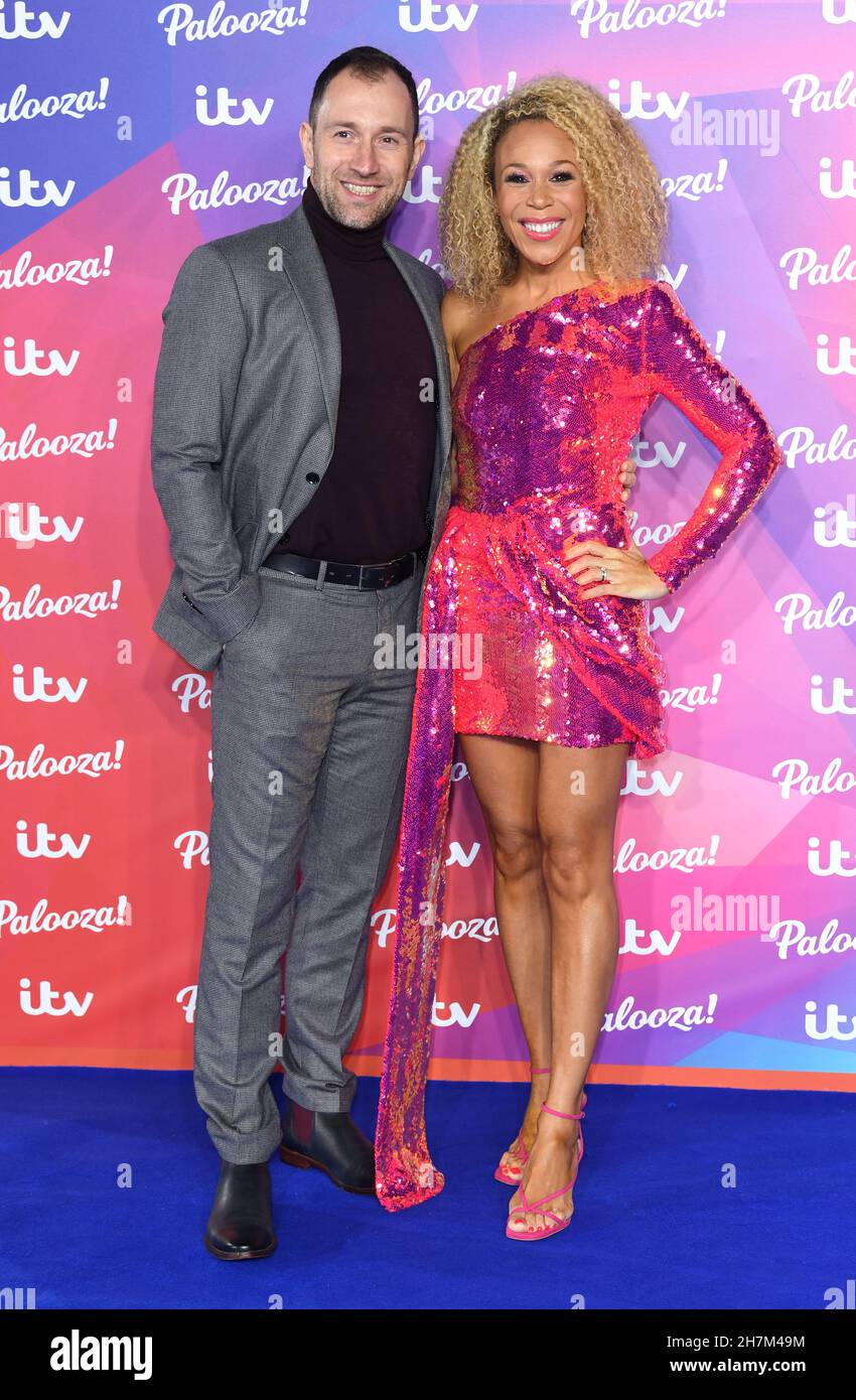 23 novembre 2021, Londra, Regno Unito. Ria Hebden e Mark Heyes arrivano all'ITV Palooza!, Royal Festival Hall, Londra. Credit: Doug Peters/EMPICS/Alamy Live News Foto Stock