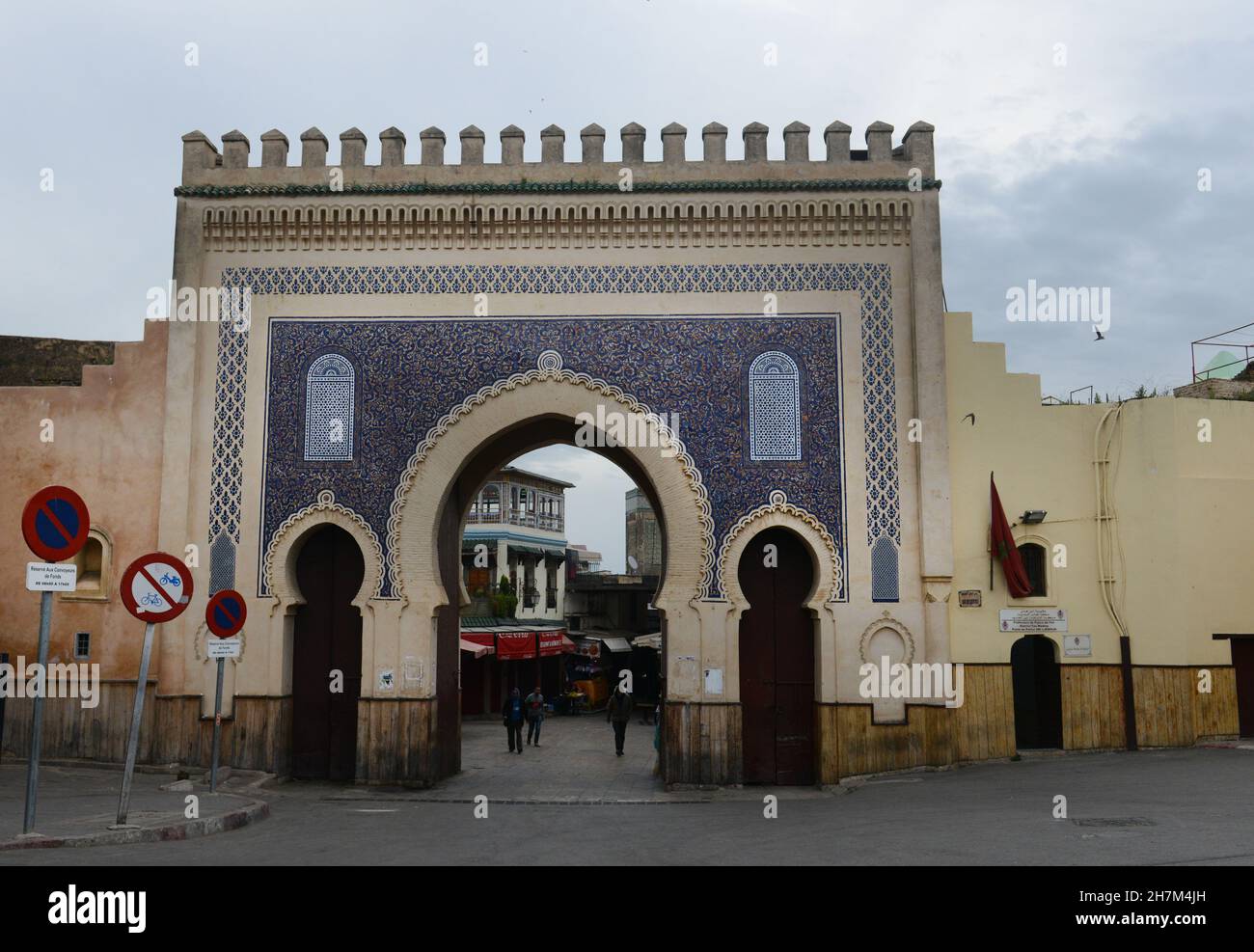 Bab Boujloud 'Blue Gate' in Fes, Marocco. Foto Stock