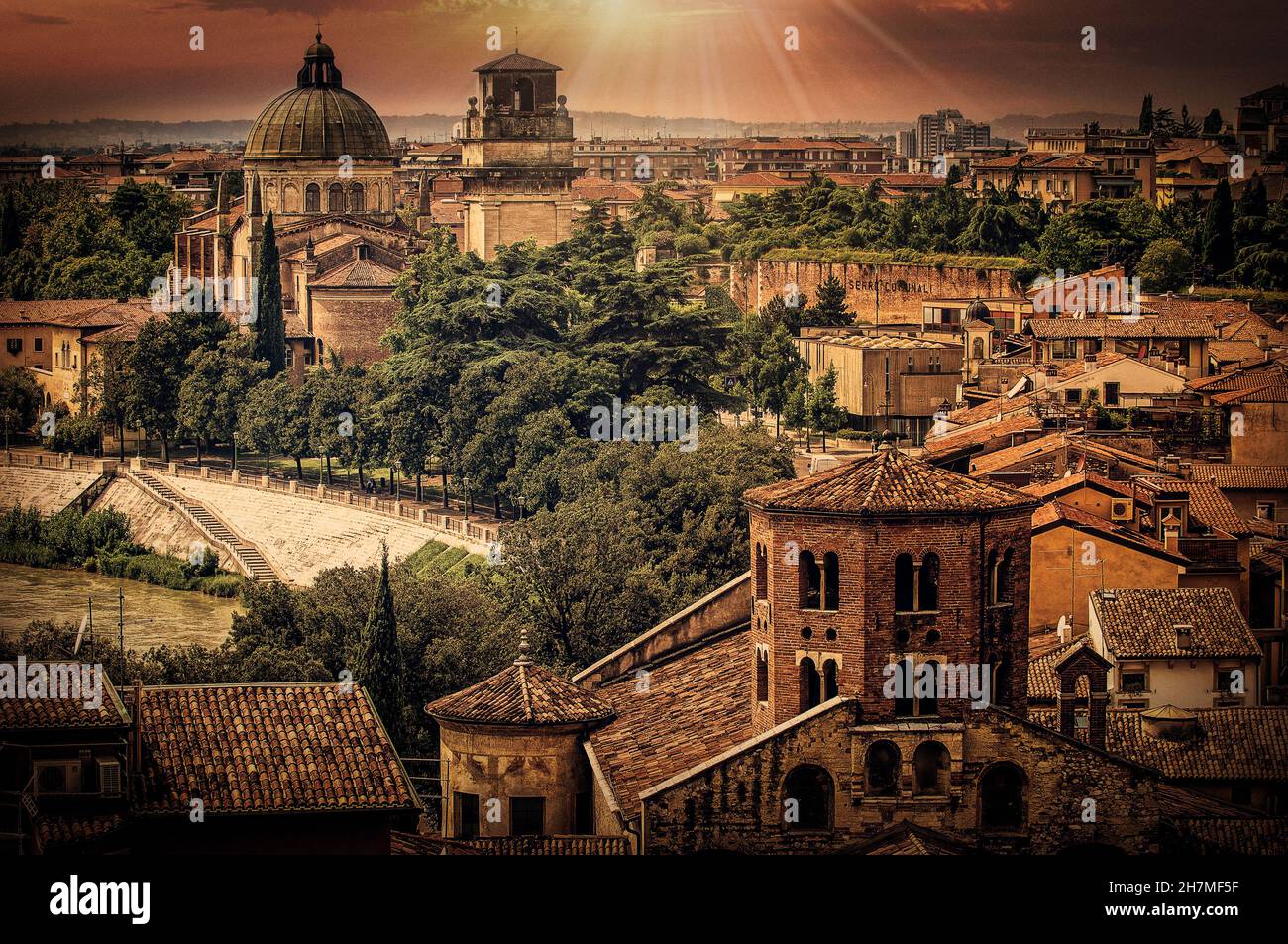 Italia Veneto Verona San Stefano Chiesa e sullo sfondo la chiesa di St . Giorgio Foto Stock
