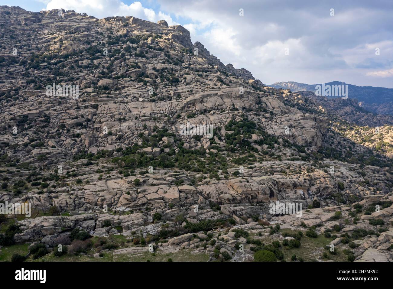 Vista panoramica delle montagne rocciose di Latmos Besparmak Montagne Mugla Turchia Foto Stock