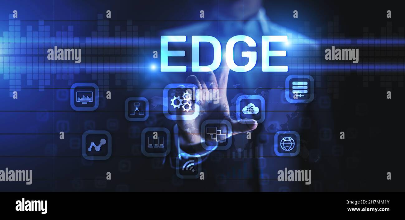 Edge computing networking concetto di tecnologia Internet su interfaccia a schermo. Foto Stock