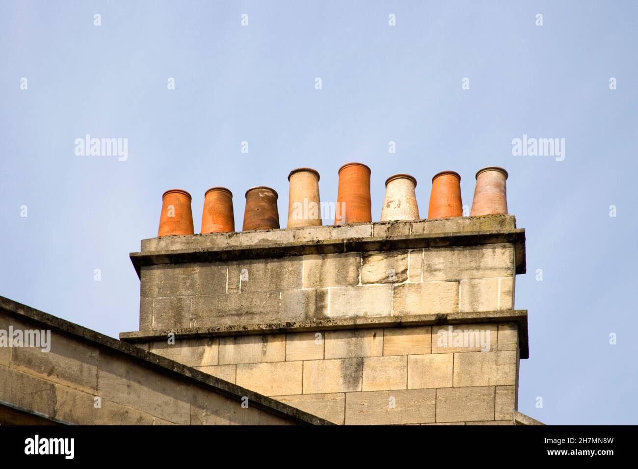 Vecchio camino pentole nella città georgiana di bagno Somerset Foto Stock