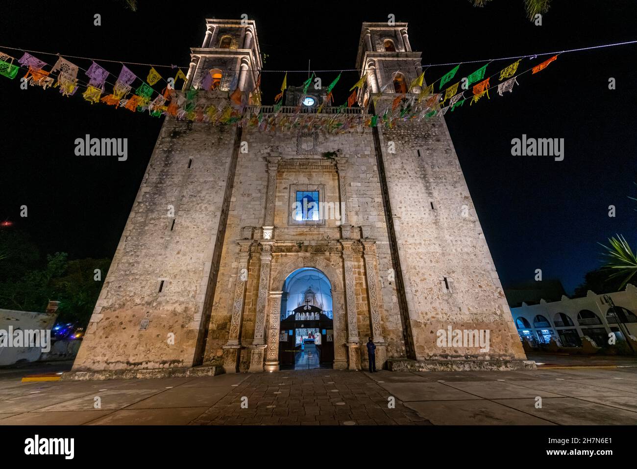 Cattedrale di Valladolid di notte, Yucatan, Messico Foto Stock