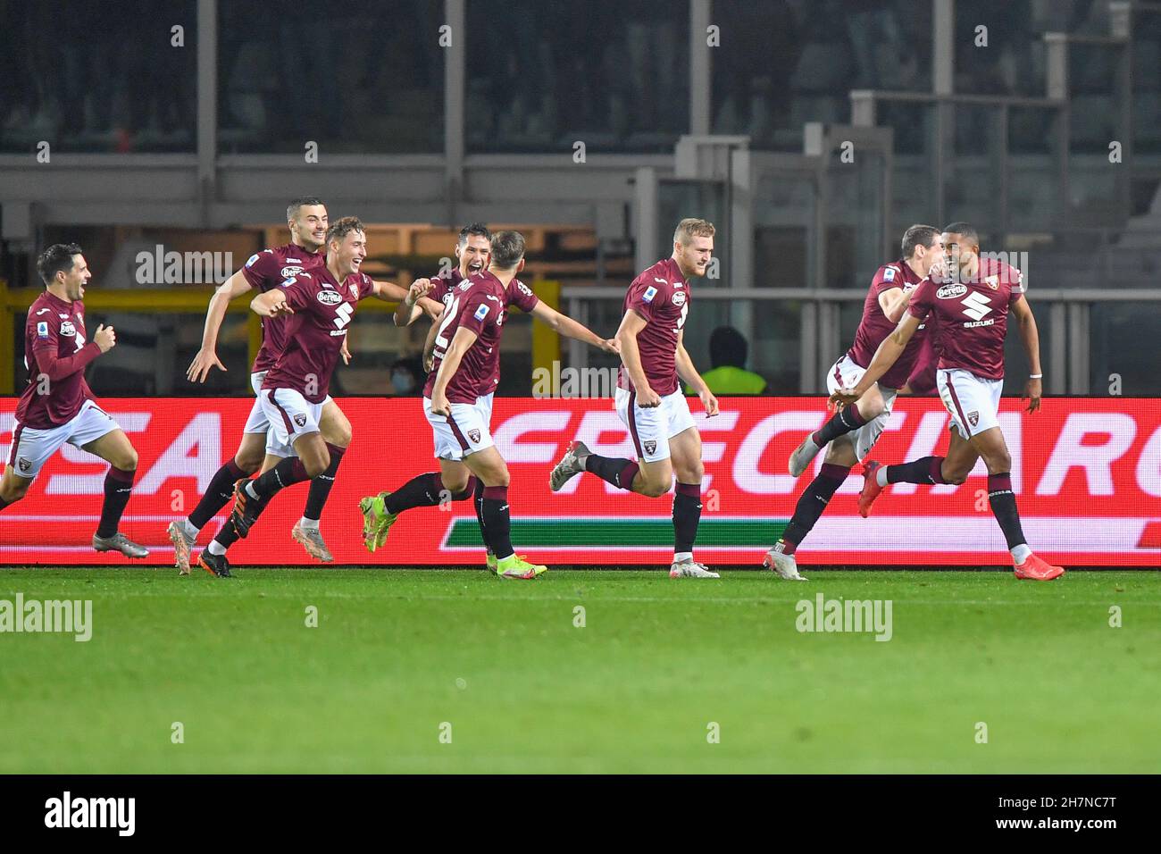 Torino, Italia. 22 novembre 2021. Gleison Bremer (3) di Torino segna per 2-0 nella Serie Una partita tra Torino e Udinese allo Stadio Olimpico di Torino. (Photo credit: Gonzales Photo - Tommaso Fimiano). Foto Stock