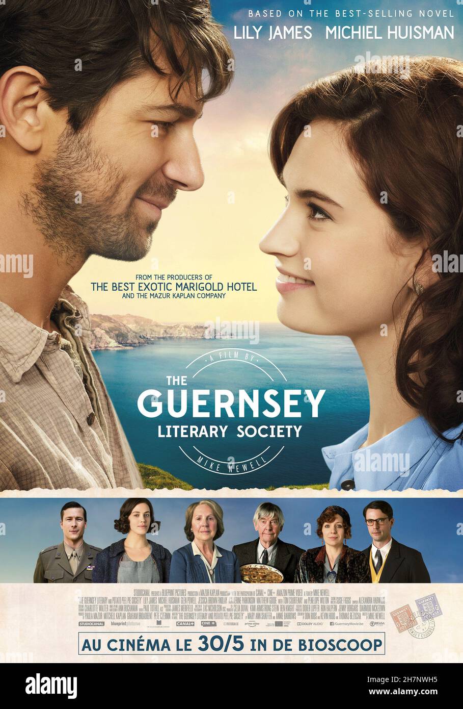 Il Guernsey Letterary and Potato Peel Pie Society anno : 2018 UK / USA regista : Mike Newell Michiel Huisman, Lily James poster belga Foto Stock