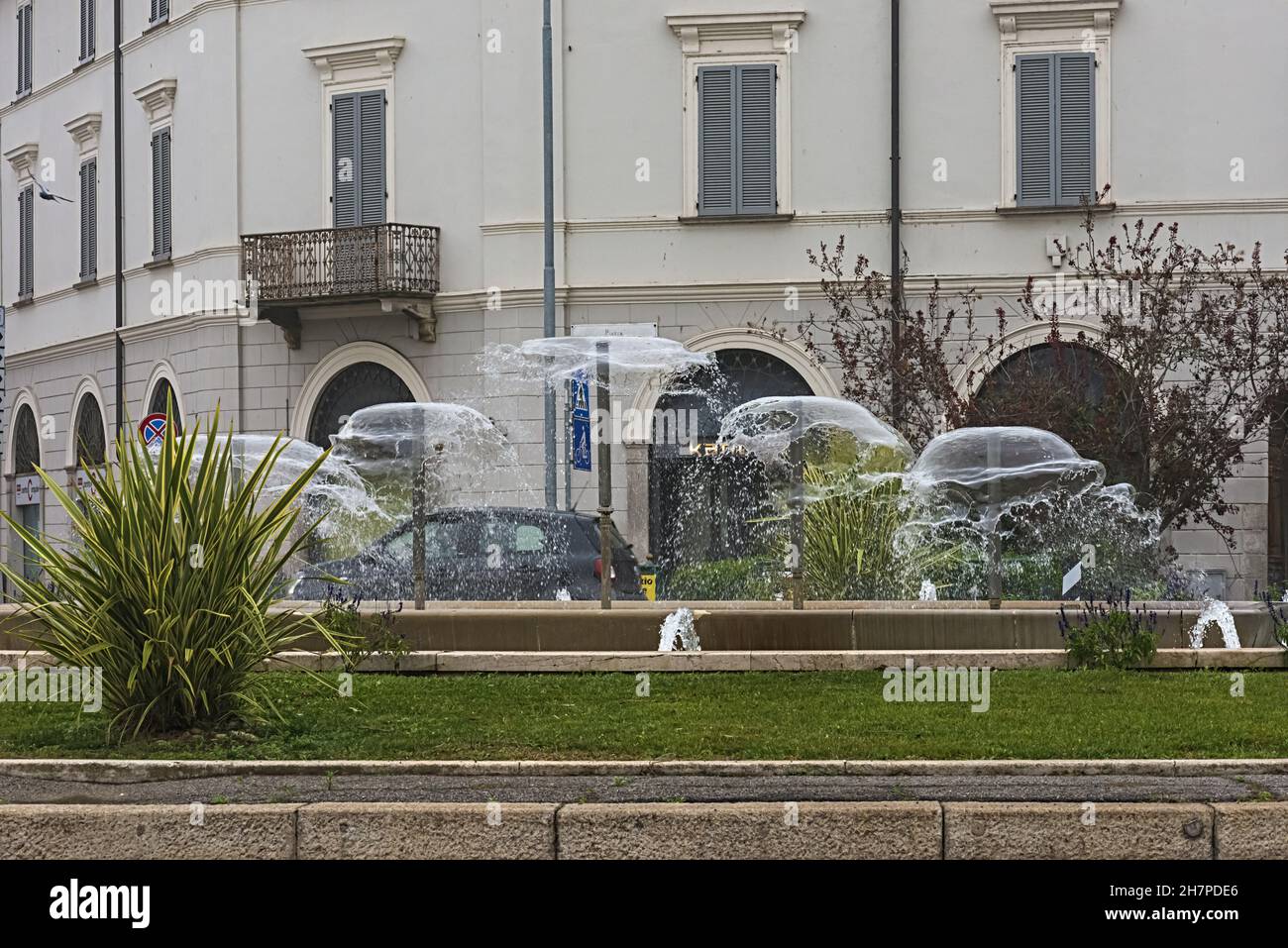 cremona la fontana in piazza luigi cadorna primo piano Foto Stock