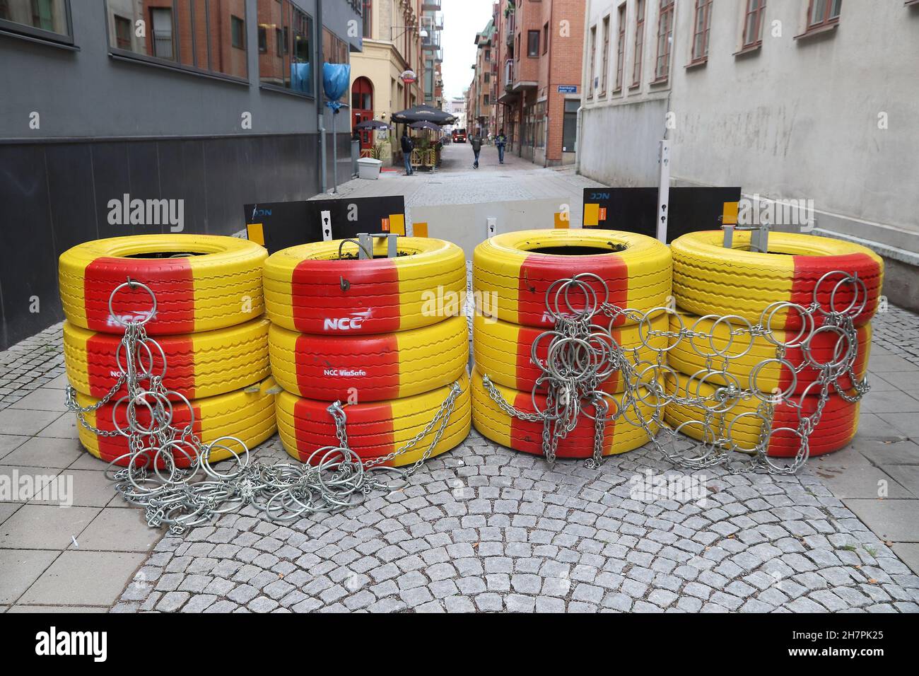 GOTHENBURG, SVEZIA - 27 AGOSTO 2018: Barriera di sicurezza pedonale speciale nella città di Gothenburg, Svezia. Il blocco antiterrorismo è una risposta per il terro Foto Stock