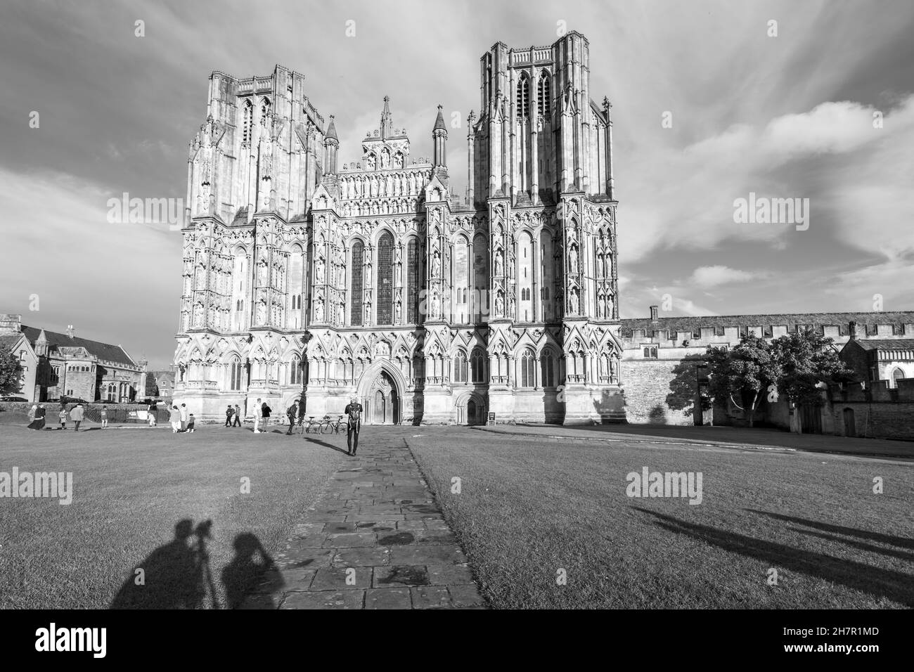 Wells.Somerset.United Kingdom.October 30th 2021.View of the West front of Wells cathedal in Somerset Foto Stock