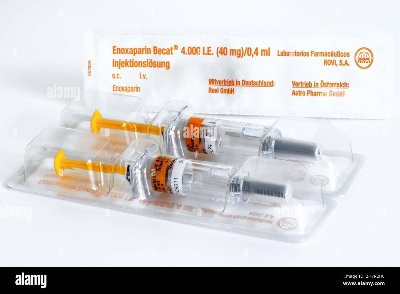 Germania 2021:Enoxaparin siringhe figlio un farmaco di prescrizione che è usato per: Contribuire a prevenire la formazione di coaguli di sangue nelle persone. Siringena prefabbricata Foto Stock