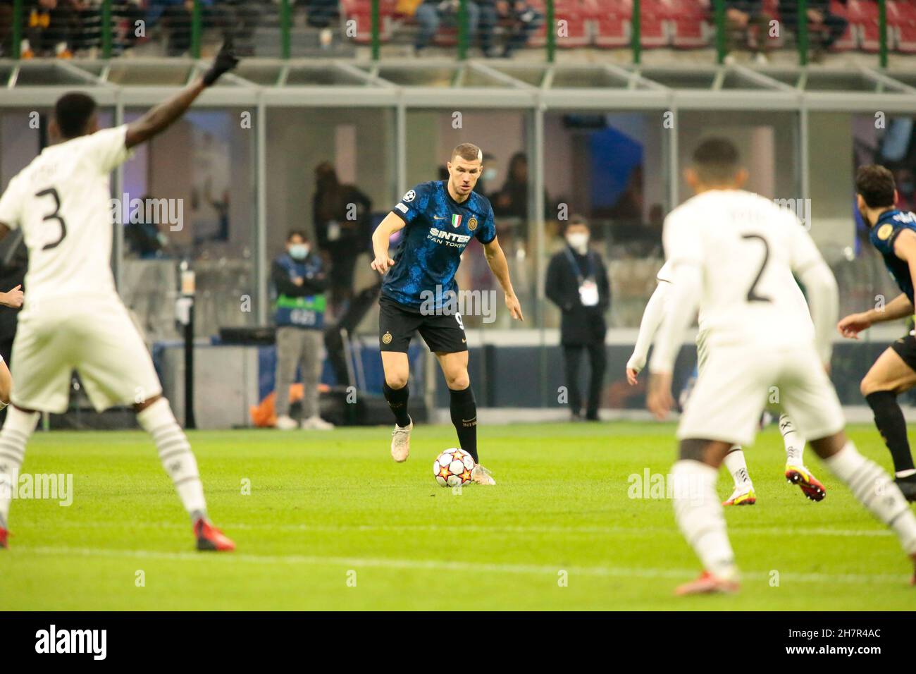 Milano, Italia. 24 novembre 2021. UEFA Champions League, Inter v Shankhtar Donetsk Credit: Nderim Kaceli/Alamy Live News Foto Stock