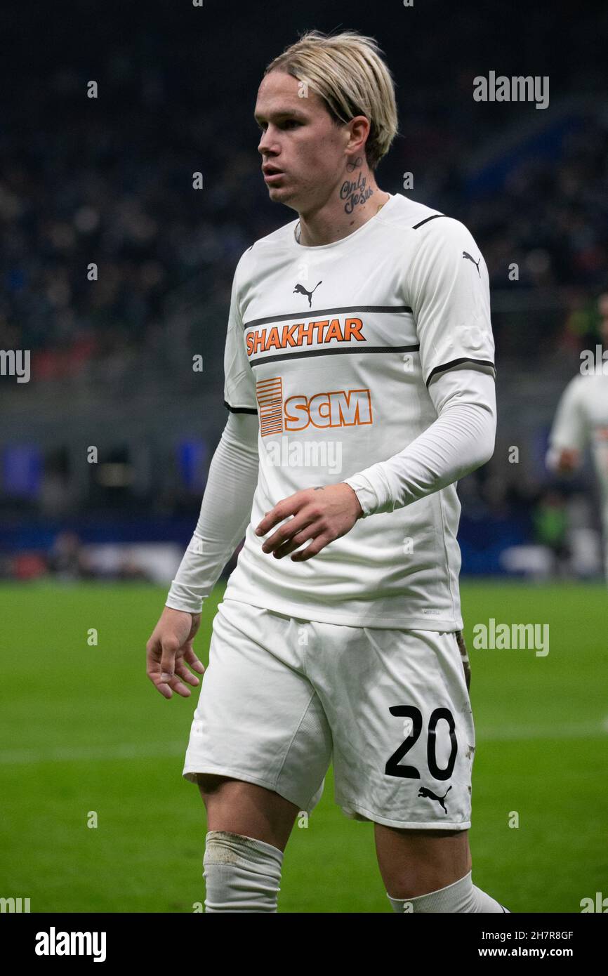 Milano, Italia - novembre 24 2021 - Inter- Shakhtar Donetsk Champions League - mudryk fc shakhtar donetsk Credit: Christian Santi/Alamy Live News Foto Stock