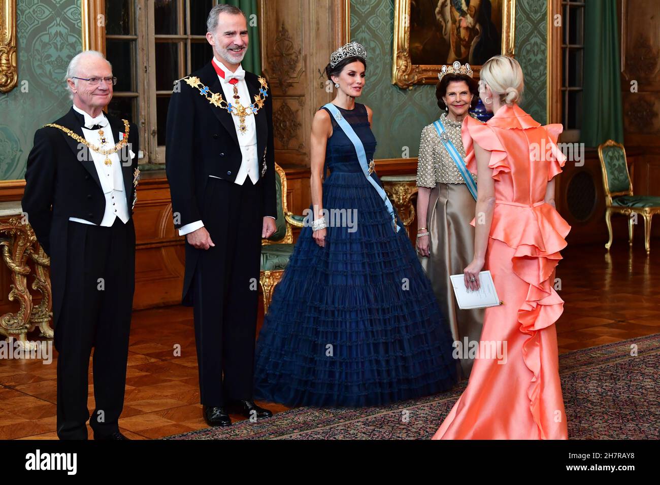 Stoccolma, Svezia. 24 novembre 2021. Il re Carl Gustaf, il re Felipe, la regina Letizia e la regina Silvia in un banchetto di Stato al Palazzo reale dei reali spagnoli sono in visita di due giorni in Svezia. Foto Jonas Ekströmer/TT kod 10030 Credit: TT News Agency/Alamy Live News Foto Stock