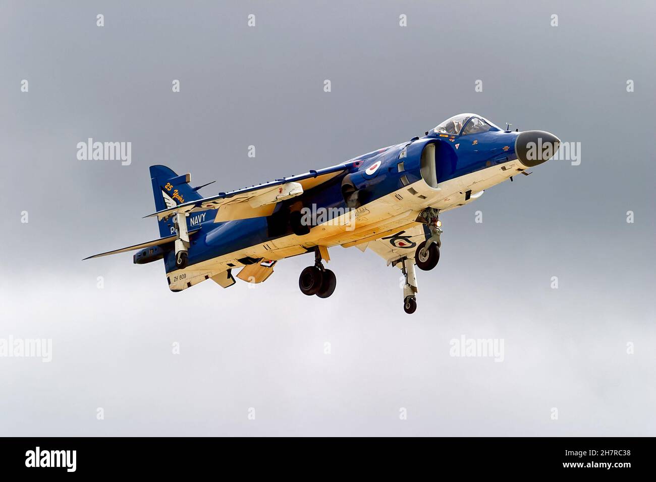 Yeovilton, Somerset, UK - Settembre 17 2004: British Aerospace Hawker Siddeley Sea Harrier fa.2, ZH809 di No.899 Naval Air Squadron, RNAS Yeoviton Foto Stock