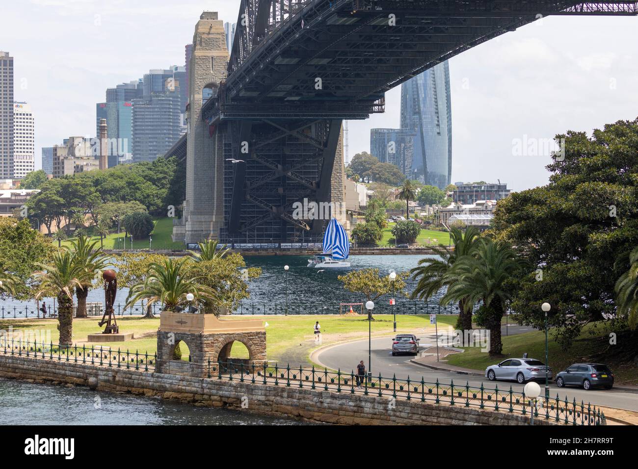 Milsons Point e Sydney Harbour Bridge si affaccia a sud della città e del Crown Casino Building, Sydney, Australia Foto Stock
