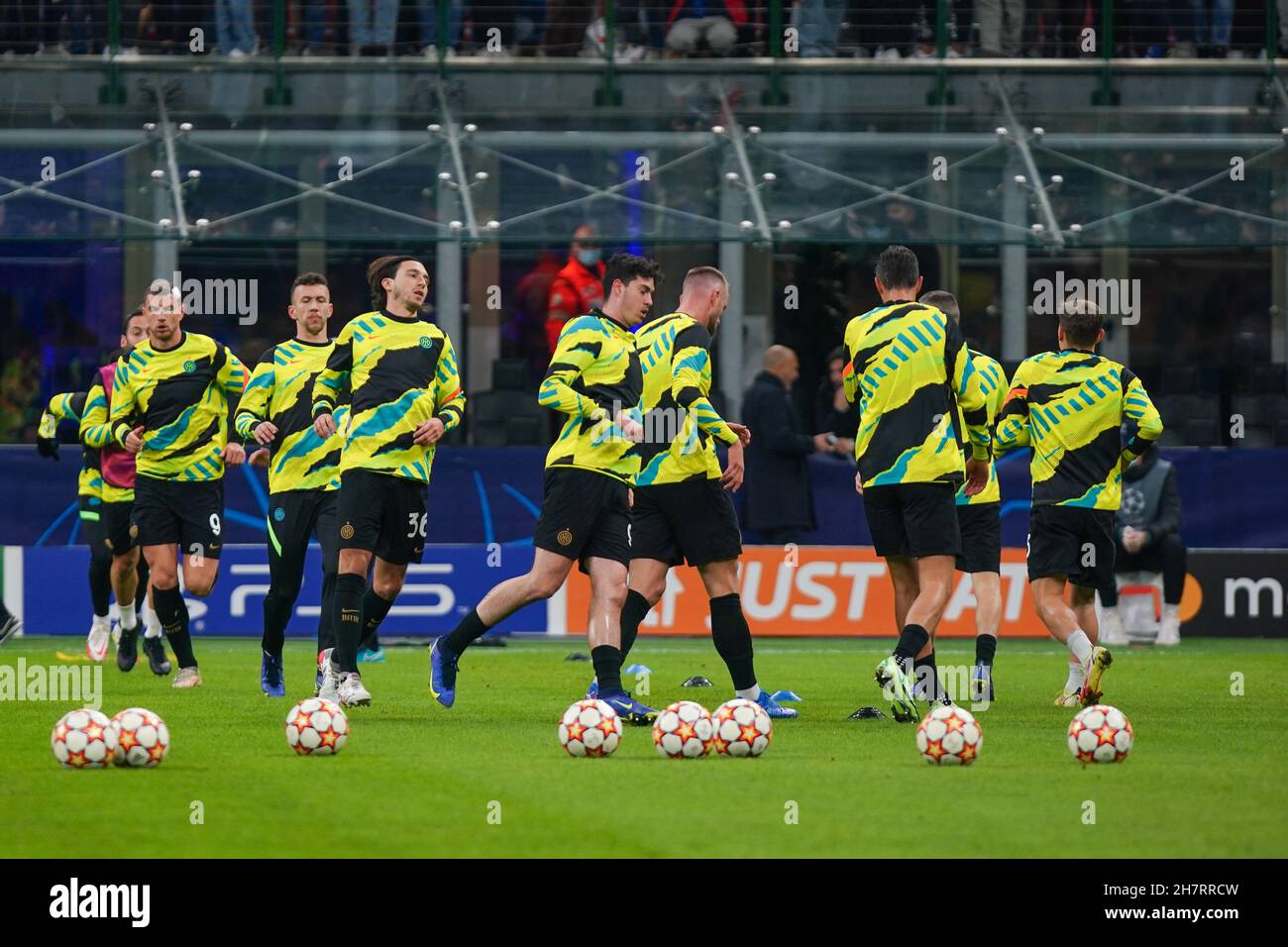 Milano, Italia. 24 novembre 2021. FC Internazionale durante la UEFA Champions League, partita di calcio del Gruppo D tra FC Internazionale e Shakhtar Donetsk il 24 novembre 2021 allo stadio Giuseppe Meazza di Milano - Photo Morgese-Rossini / DPPI Credit: DPPI Media/Alamy Live News Foto Stock