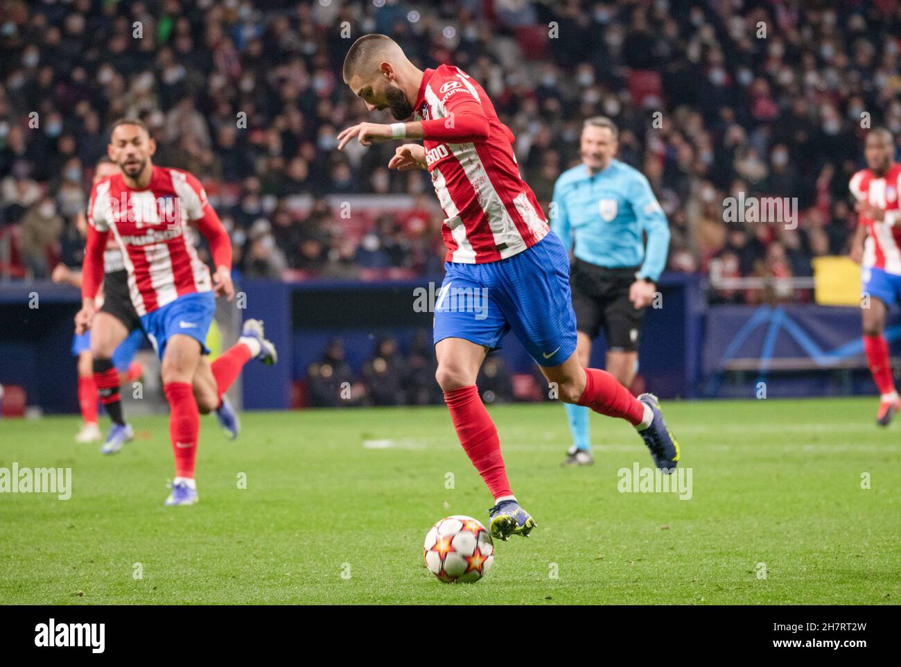 Estadio Wanda Metropolitano, Madrid, Spagna. 24 novembre 2021. Champions League Football, Club Atletico de Madrid contro AC Milan; Carrasco controlla una palla Credit: Action Plus Sports/Alamy Live News Foto Stock