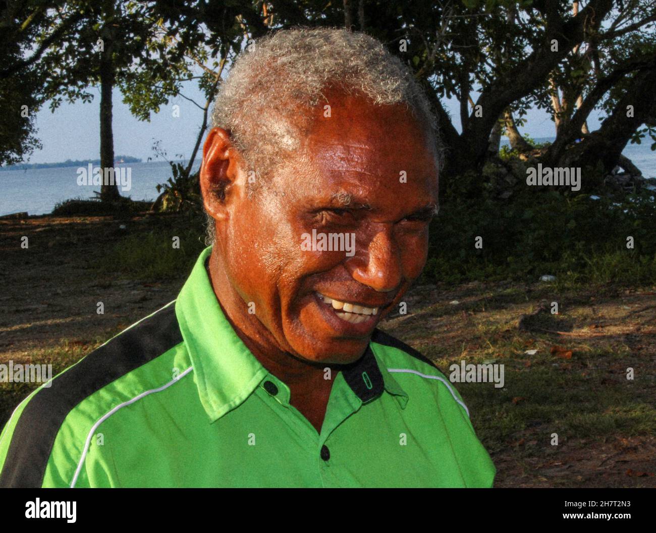 Uomo d'affari Nali James, dal villaggio di Bundrahei, a Ward 1 a Lorengau, provincia di Manus il 2020 ottobre Foto Stock