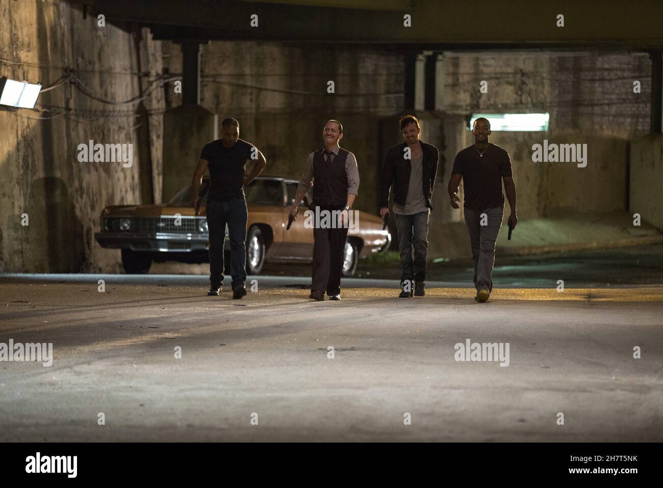 DATA DI RILASCIO: Febbraio 26, 2016 TITOLO: Triple 9 CASA DI PRODUZIONE: Open Road Films REGISTA: John Hillcoat TRAMA: Una banda di criminali e poliziotti corrotti piano l'assassinio di un ufficiale di polizia al fine di tirare fuori il loro più grande heist ancora attraverso la città STARRING: Casey Affleck, Chiwetel Ejiofor, Anthony Mackie. (Credit Image: © Open Road Films/Entertainment Pictures) Foto Stock