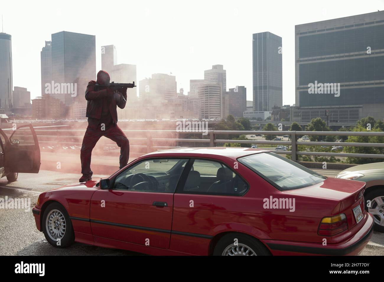 DATA DI RILASCIO: Febbraio 26, 2016 TITOLO: Triple 9 CASA DI PRODUZIONE: Open Road Films REGISTA: John Hillcoat TRAMA: Una banda di criminali e poliziotti corrotti piano l'assassinio di un ufficiale di polizia al fine di tirare fuori il loro più grande heist ancora attraverso la città STARRING: Casey Affleck, Chiwetel Ejiofor, Anthony Mackie. (Credit Image: © Open Road Films/Entertainment Pictures) Foto Stock