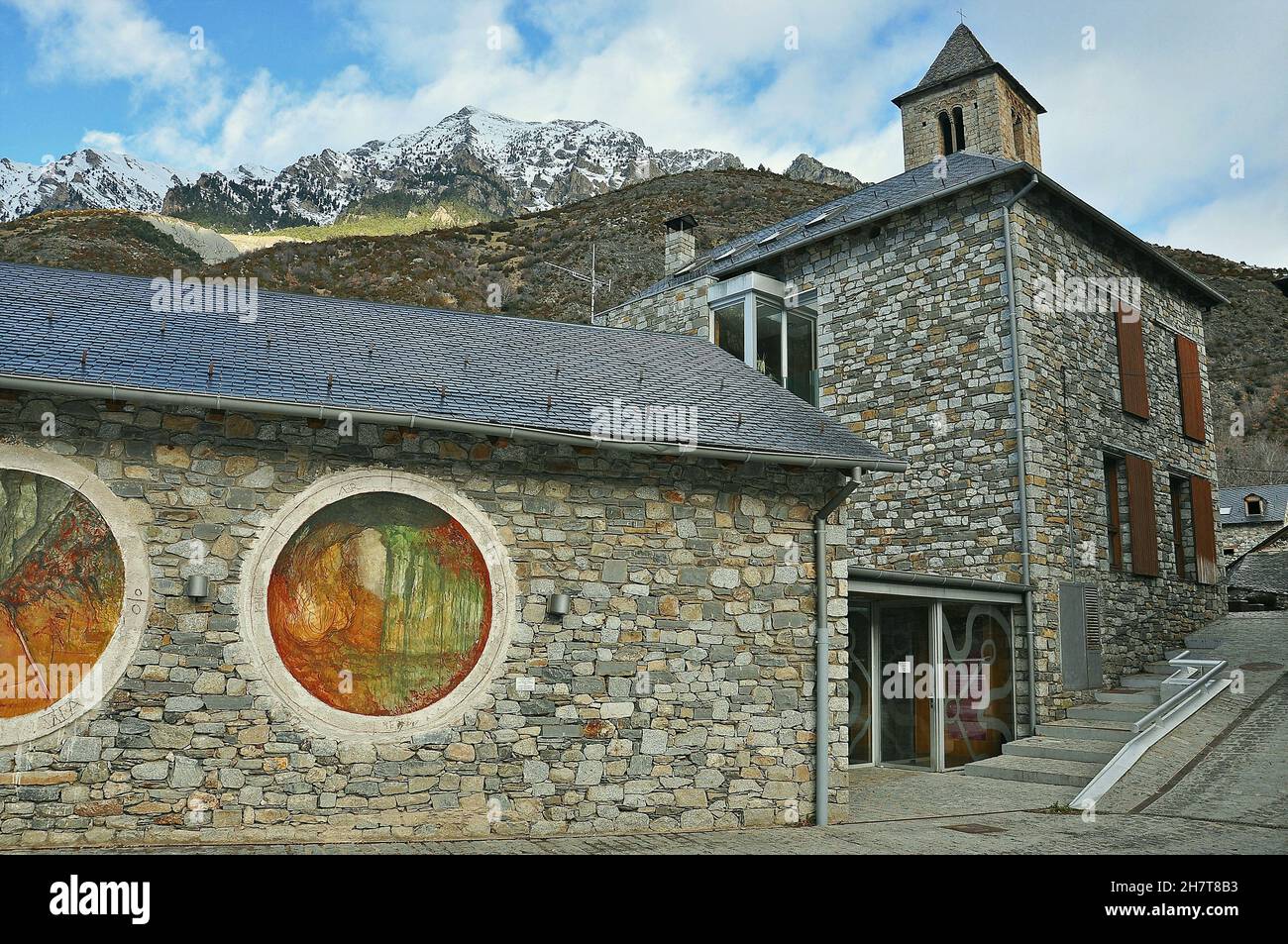 Centro romanico della Valle del Boí nel distretto di Erill la Vall dell'alta Ribagorza in provincia di Lèrida, Catalogna, Spagna Foto Stock