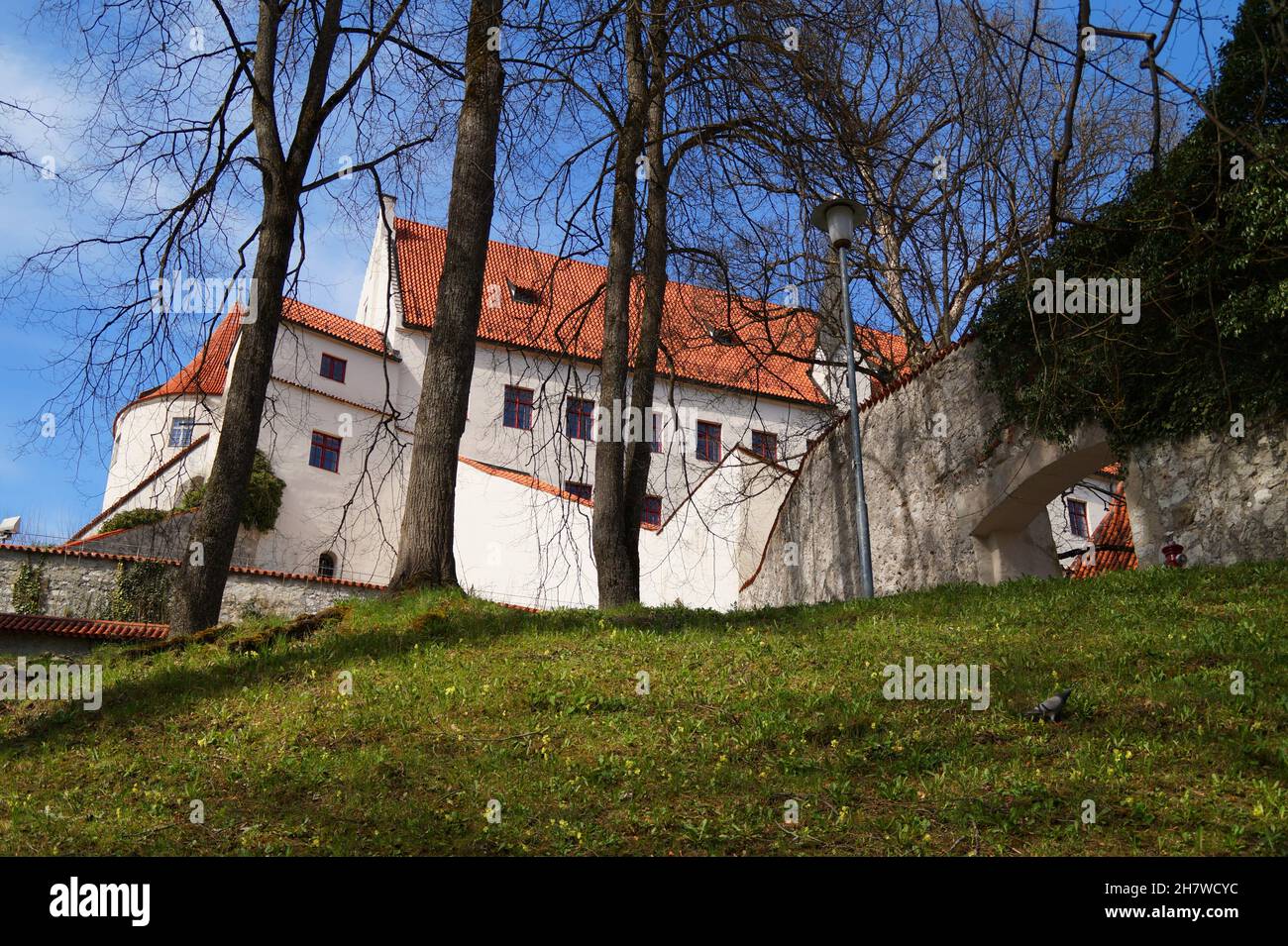 Castello alto di Fuessen (la città di Re Ludovico II) o Palazzo alto di Fuessen nelle Alpi tedesche in Baviera, Germania Foto Stock