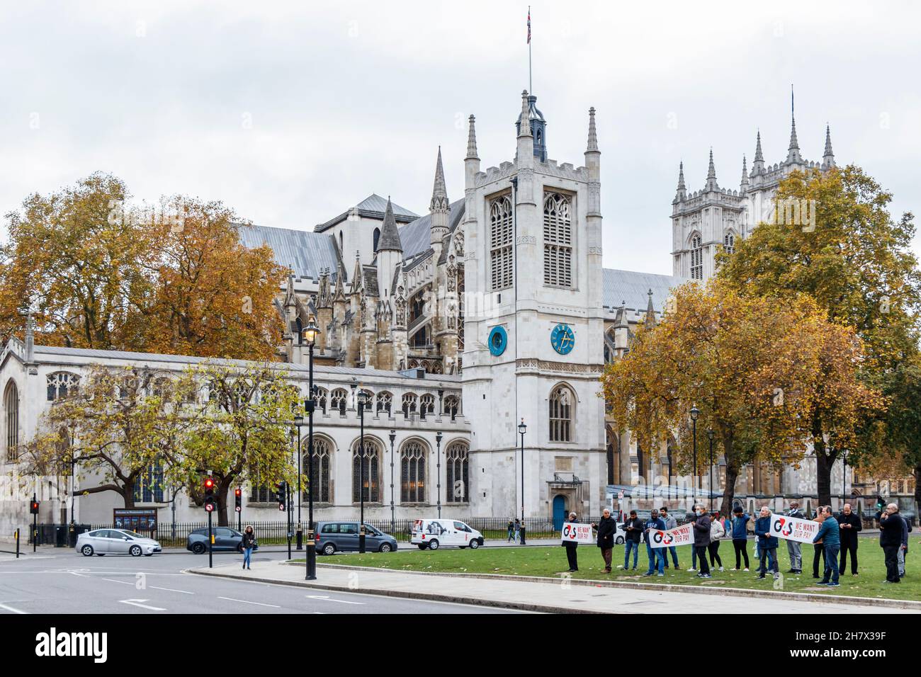 La Chiesa di St Margaret nel terreno di Westminster Abbey su Parliament Square, Londra, Regno Unito. Foto Stock
