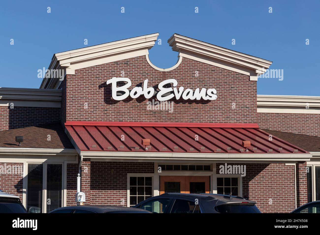 Englewood - circa Novembre 2021: Ristorante Bob Evans. Bob Evans vende anche una linea di prodotti alimentari al dettaglio. Foto Stock