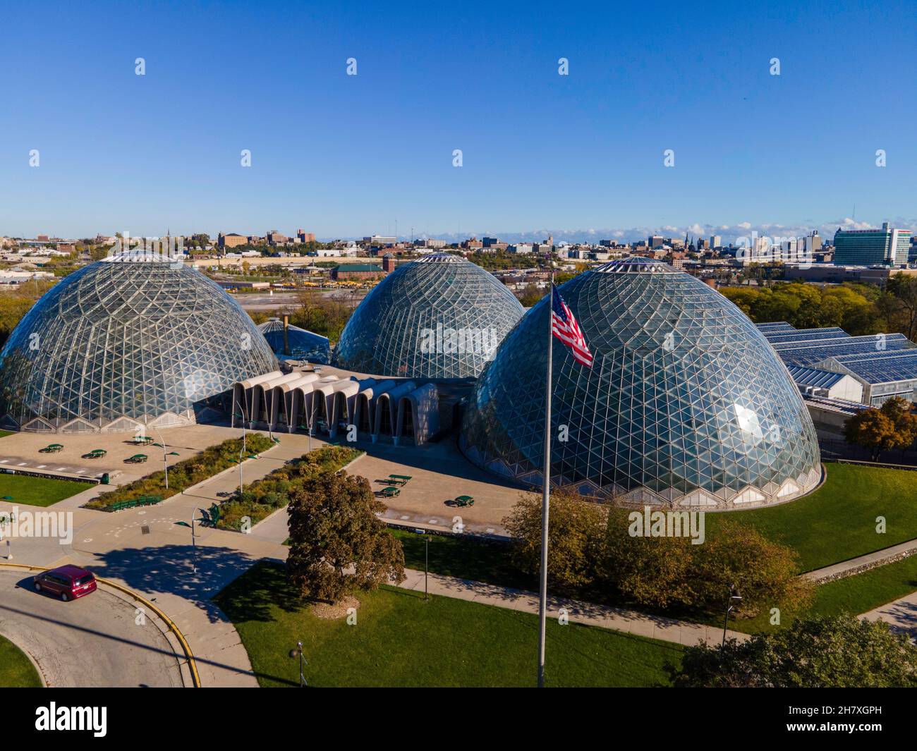 Vista aerea del giardino botanico Mitchell Park Domes; Milwaukee, Wisconsin, USA. Foto Stock