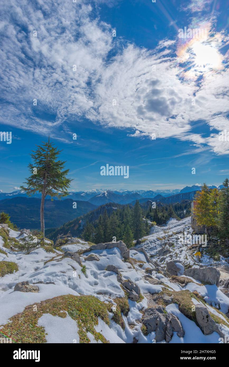 Montagne di Kampenwand a circa 1500m s.l.m. con vista panoramica, funivia da Aschau, Alpi Chiemgauer, alta Baviera Germania meridionale, Europa Foto Stock