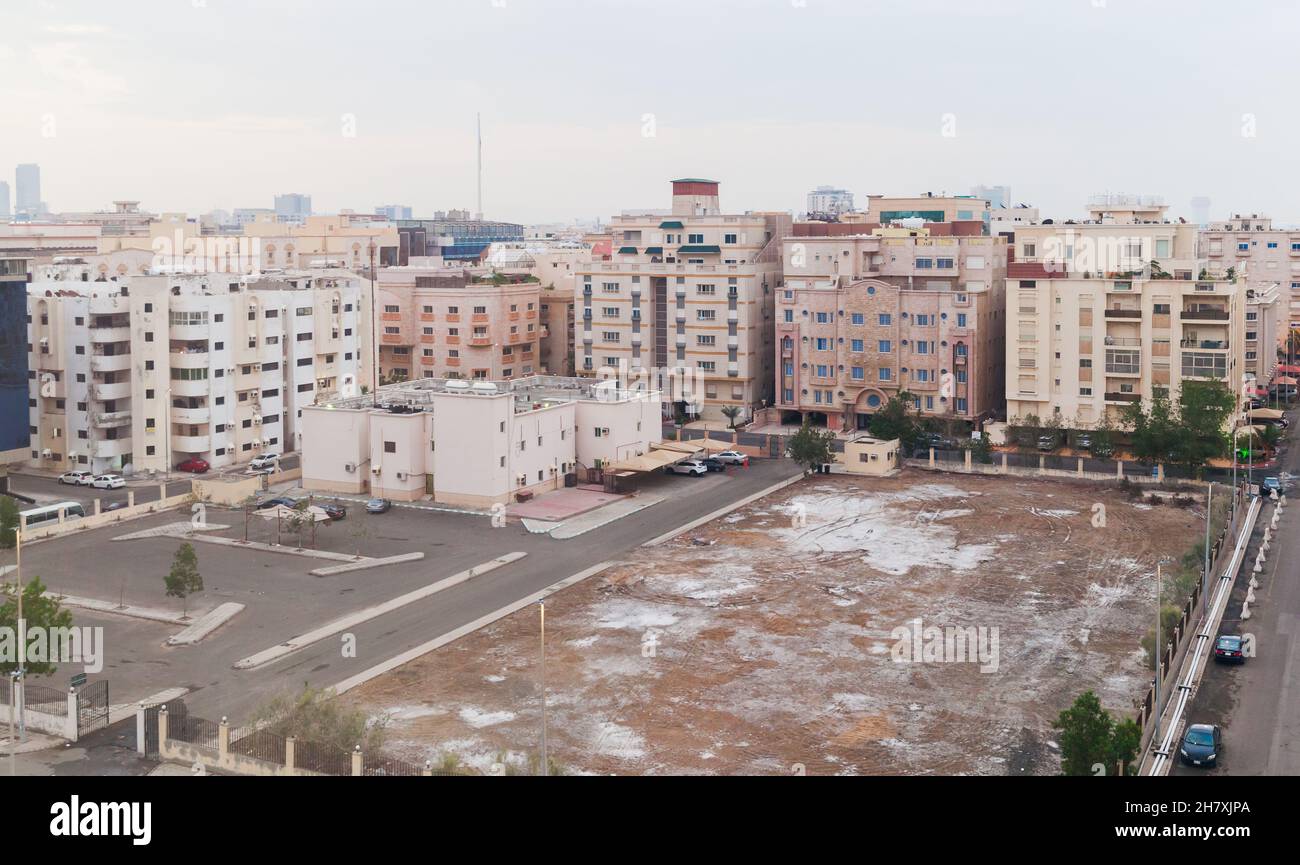 Paesaggio urbano, una vista sulla strada della città dell'Arabia Saudita Foto Stock
