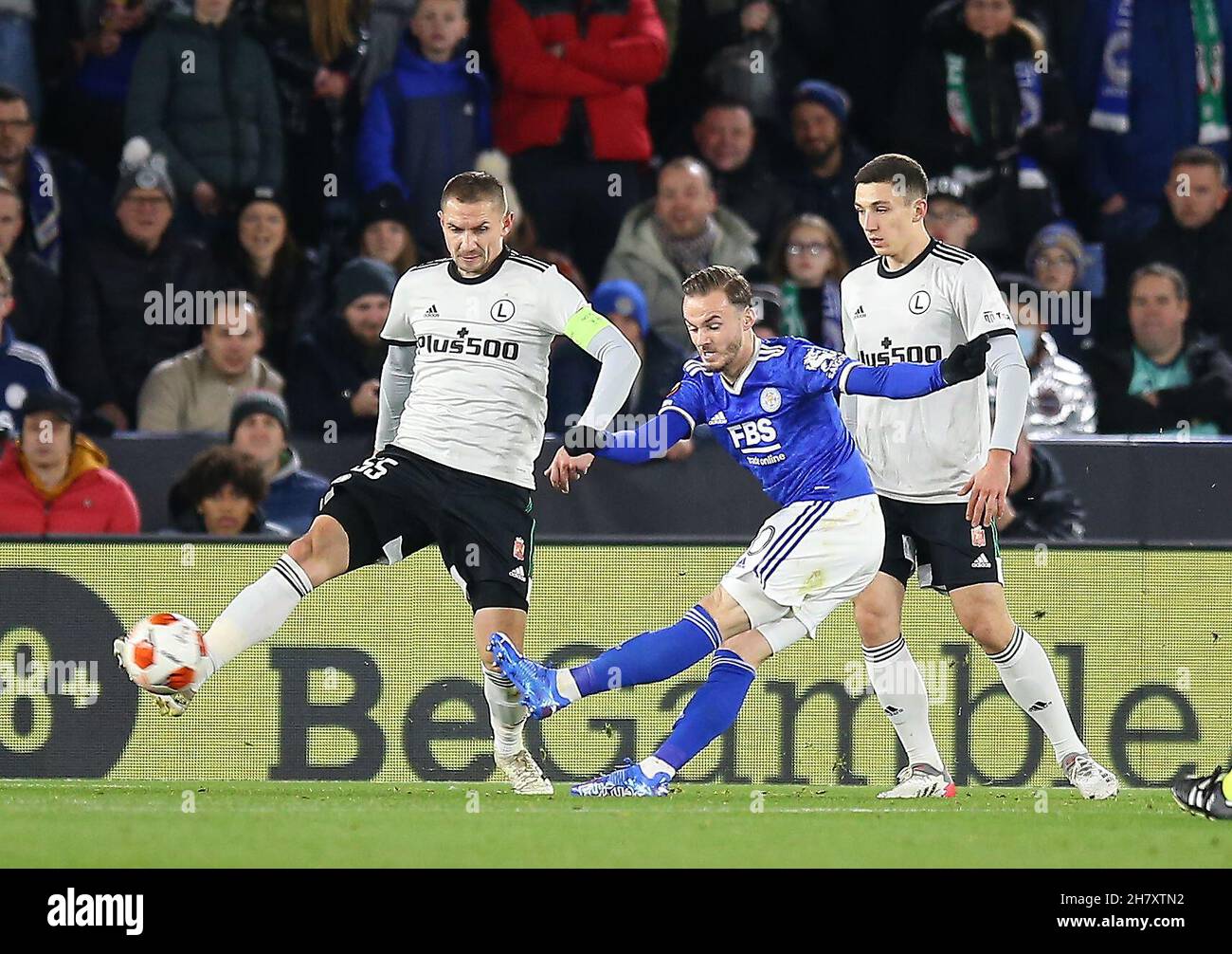 Leicester, Regno Unito. 25 Nov 2021. James Maddison di Leicester City segna il suo secondo goal durante Leicester City contro Legia Warsaw, UEFA Europa League Football match, King Power Stadium, Leicester, UK-25 November 2021 Credit: Michael Zemanek/Alamy Live News Foto Stock