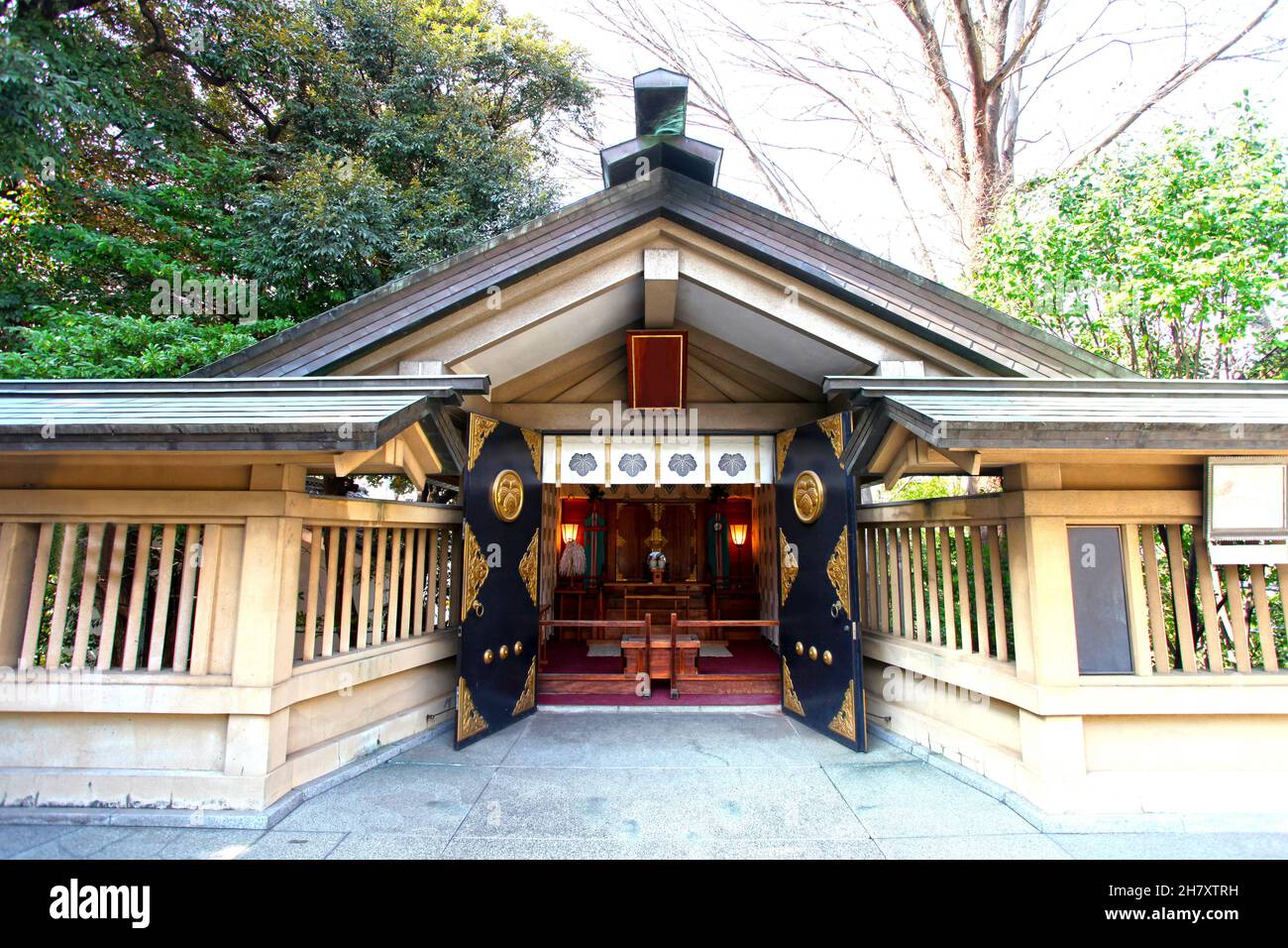 Il Santuario del Togo vicino a Takeshita Street a Harajuku, Jingjumae nella città di Shibuya a Tokyo, Giappone. Foto Stock