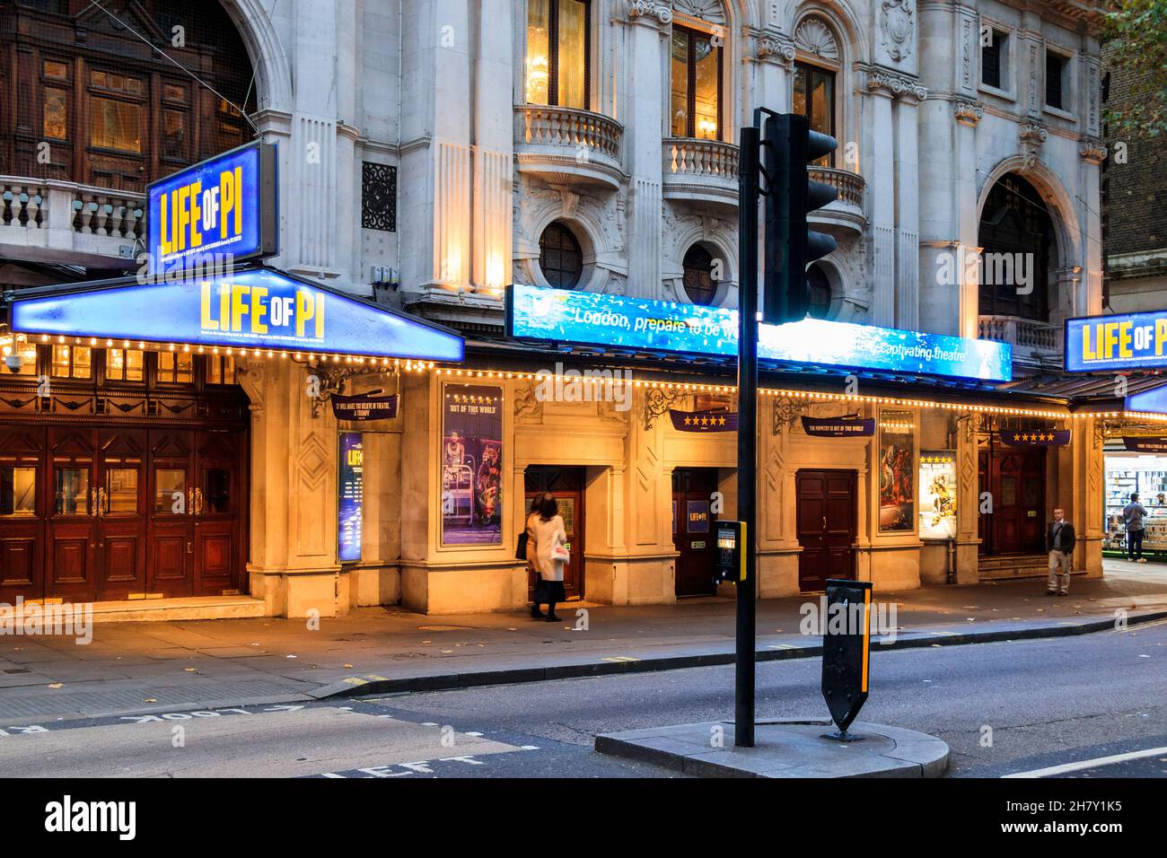 Il palcoscenico di "Life of Pi" al Wyndham's Theatre, Charing Cross Road, Londra, Regno Unito Foto Stock