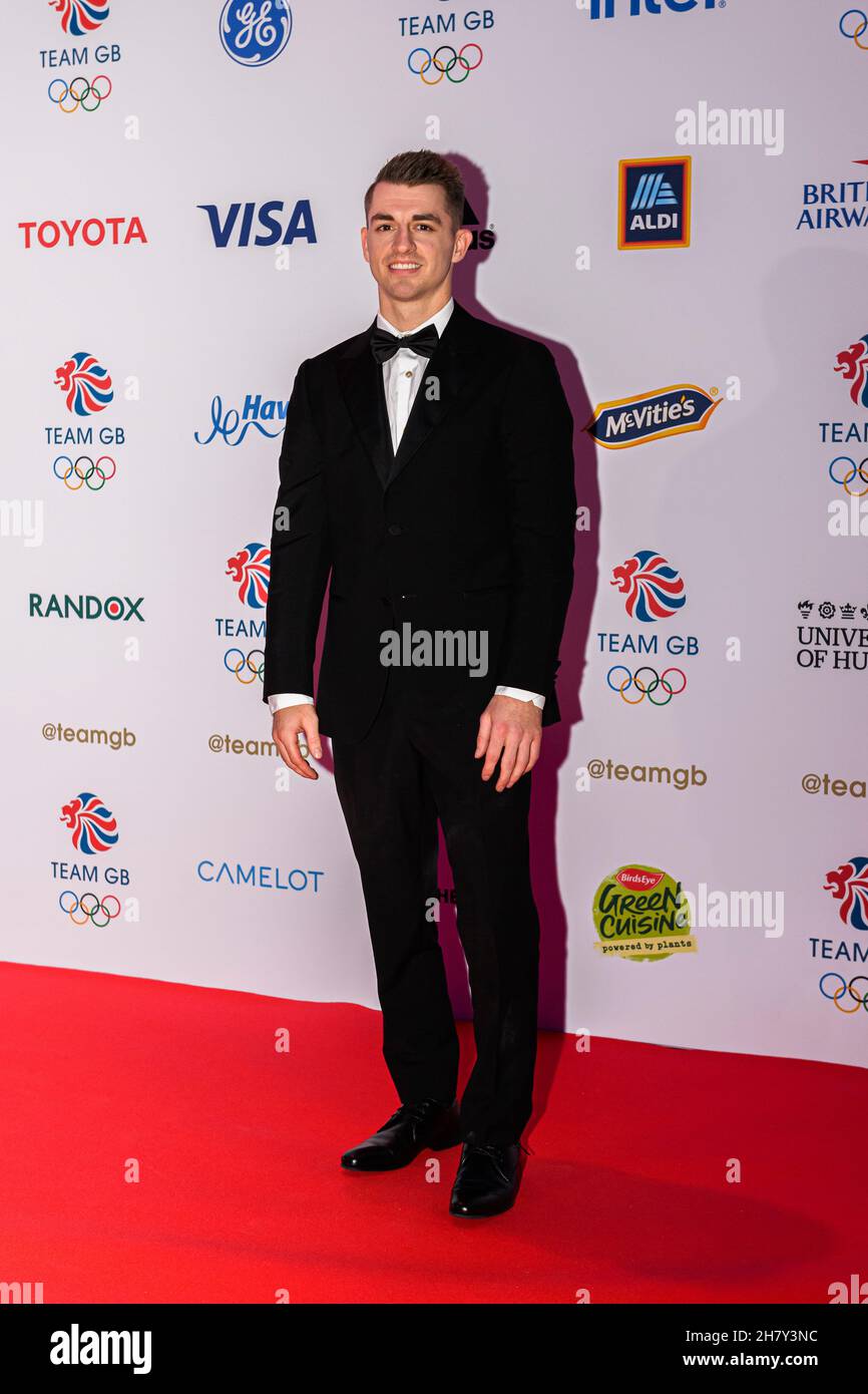 LONDRA, REGNO UNITO. 25 Nov 2021. Max Whitlock partecipa al Team GB Ball 2022 di Evolution London giovedì 25 novembre 2021 a LONDRA, REGNO UNITO. Credit: Taka G Wu/Alamy Live News Foto Stock