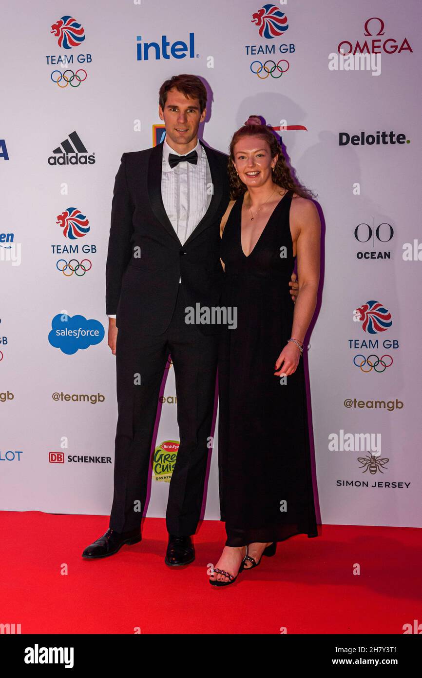 LONDRA, REGNO UNITO. 25 Nov 2021. Graeme Thomas e Lucy Glover partecipano al Team GB Ball a Evolution London giovedì 25 novembre 2021 a LONDRA, REGNO UNITO. Credit: Taka G Wu/Alamy Live News Foto Stock