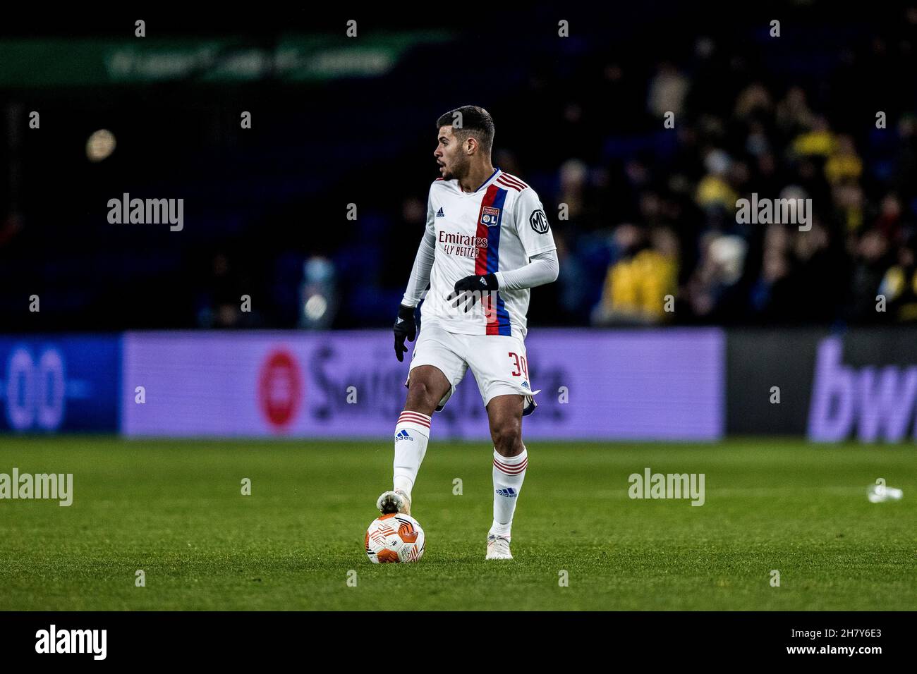 Broendby, Danimarca. 25 Nov 2021. Bruno Guimaraes (39) di Lione visto durante la partita della UEFA Europa League tra Broendby IF e Lione al Broendby Stadion di Broendby. (Photo Credit: Gonzales Photo/Alamy Live News Foto Stock