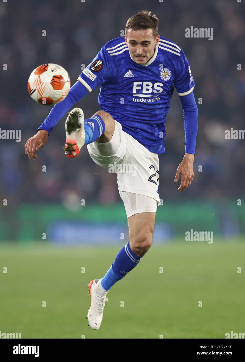 Leicester, Inghilterra, 25 novembre 2021. Timothy Castagne di Leicester City durante la partita della UEFA Europa League al King Power Stadium di Leicester. Il credito dovrebbe essere: Darren Staples / Sportimage Foto Stock