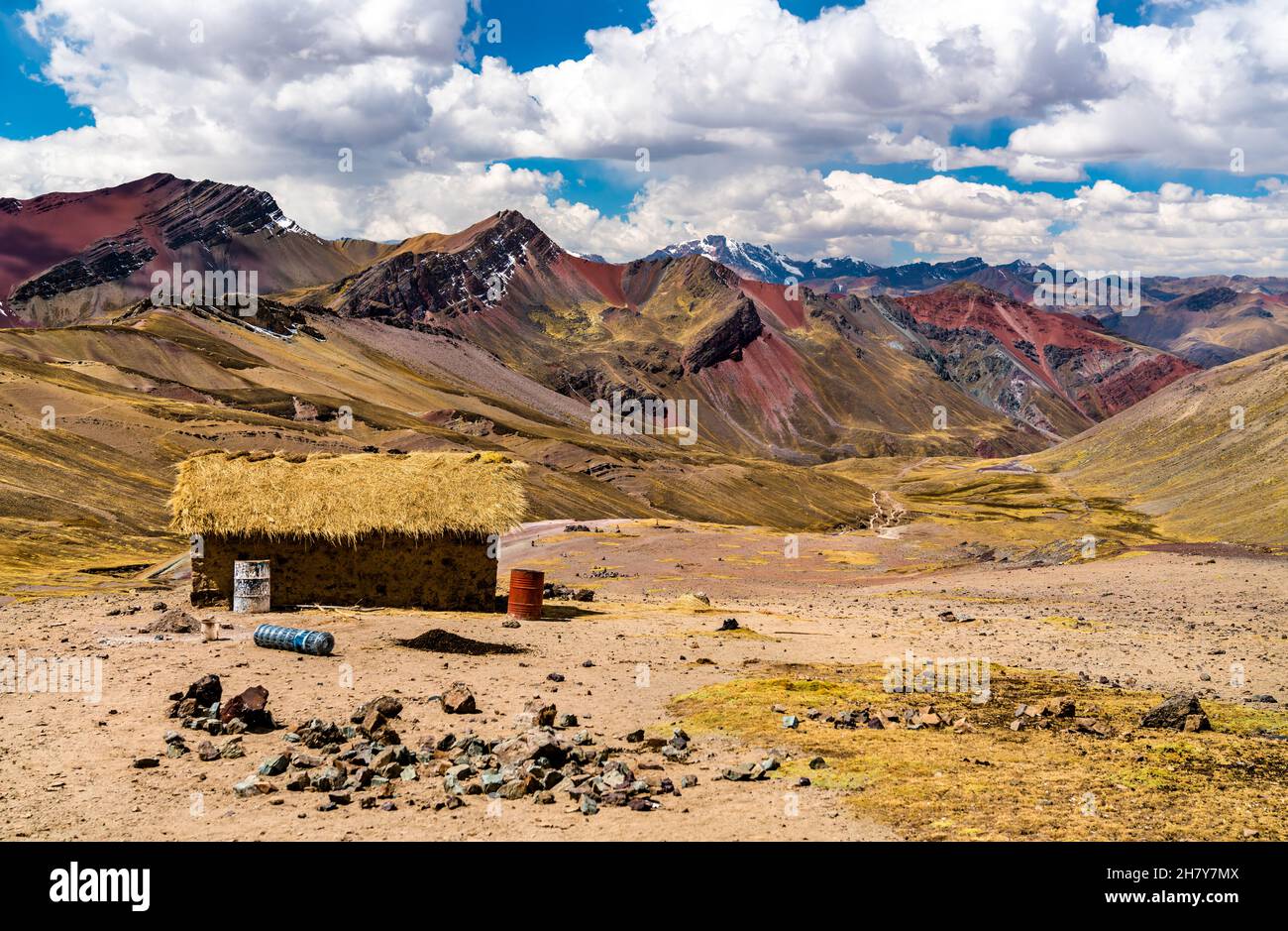 Paesaggio a Vinicunca Rainbow Mountain in Perù Foto Stock