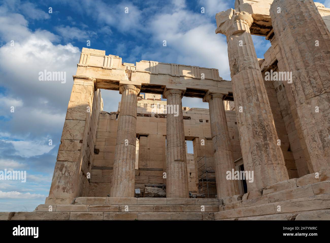 Colonne di marmo delle rovine del tempio greco dell'Acropoli ad Atene, in Grecia Foto Stock