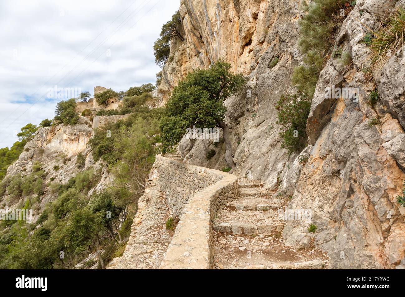 Scalinata scalinata al castello Castell d'Alaro sentiero percorso strada a Maiorca viaggio vacanze vacanze turismo in Spagna Foto Stock