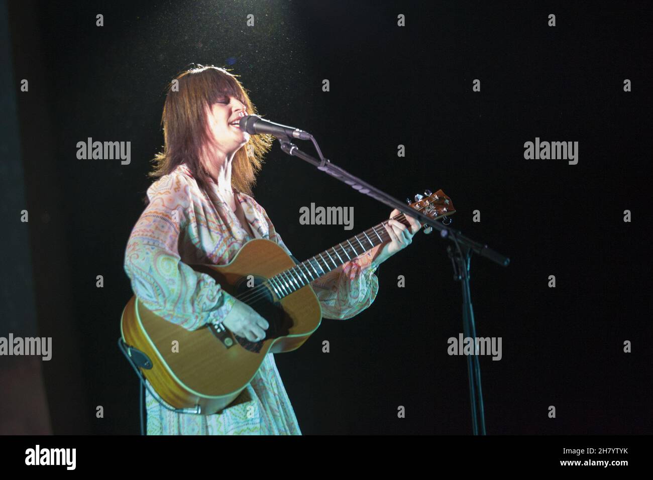 24 novembre 2021, Bologna, Italia: Esaurito per il nuovo tour Carmen Consoli che si fermò a Duse. Il cantante catanese ha recentemente pubblicato un album di canzoni inedite. (Credit Image: © Carlo Vergani/Pacific Press via ZUMA Press Wire) Foto Stock