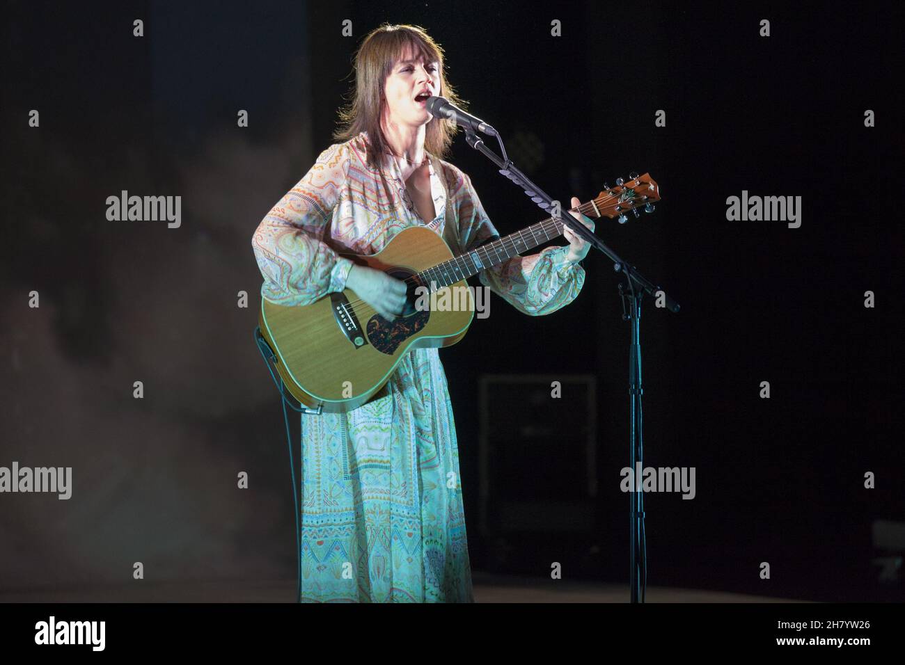 24 novembre 2021, Bologna, Italia: Esaurito per il nuovo tour Carmen Consoli che si fermò a Duse. Il cantante catanese ha recentemente pubblicato un album di canzoni inedite. (Credit Image: © Carlo Vergani/Pacific Press via ZUMA Press Wire) Foto Stock